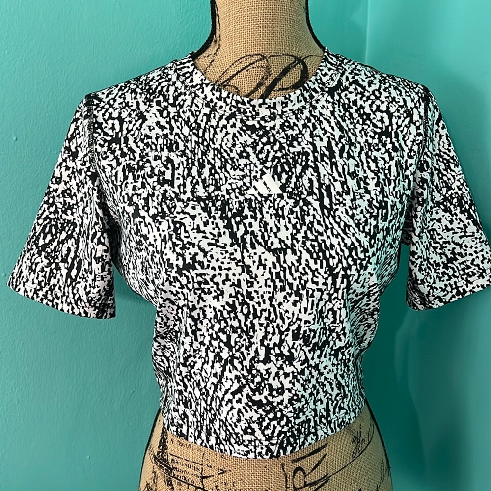 #100 Adidas Aeroready End Plastic Waste Active Crop Top L